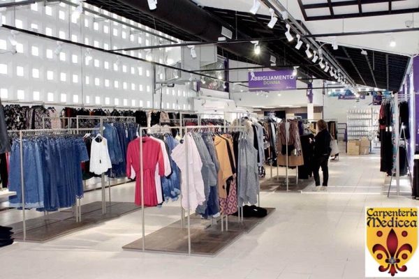 Appenderia e stand personalizzati pronto moda